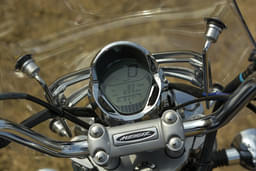 Bajaj Avenger Cruise 220 Color Silver, Black