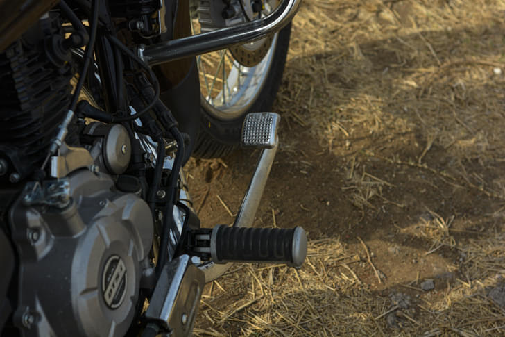 Bajaj Avenger Cruise 220 Side Stand