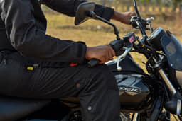 Bajaj Avenger Cruise 220 Color Black