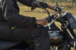 Bajaj Avenger Cruise 220 Color Black