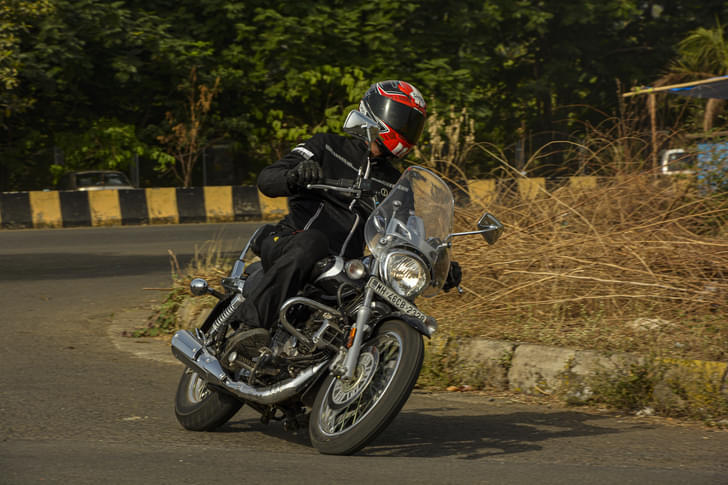 Bajaj Avenger Cruise 220 Front Right Three Quarter