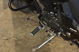 Bajaj Avenger Street 160 Engine Shot Right