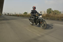 Bajaj Avenger Street 160 Front Left Three Quarter