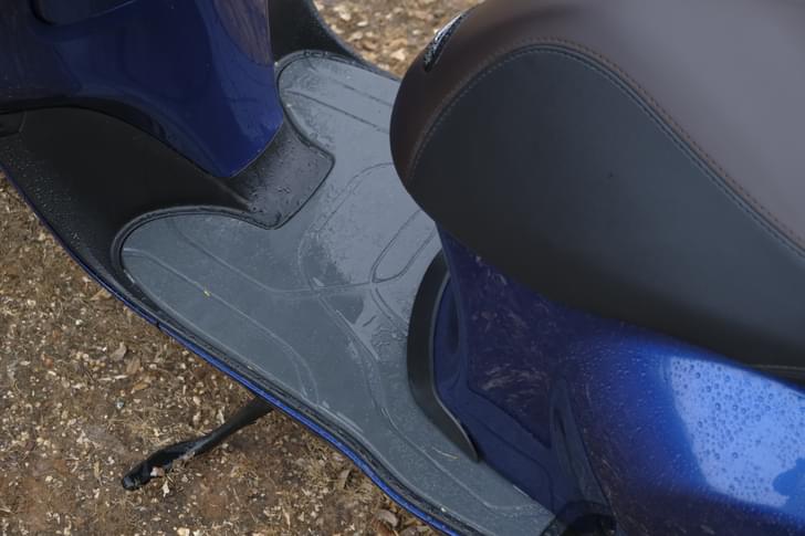 Bajaj Chetak Color Blue