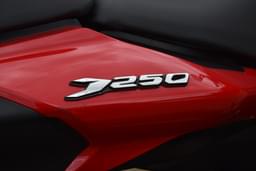 Bajaj Dominar 250 Color Red