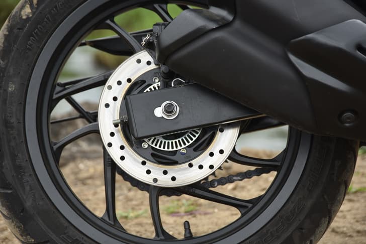 Bajaj Dominar 250 Color Black