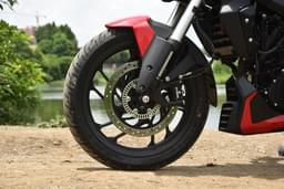Bajaj Dominar 250 Color Red