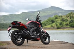 Bajaj Dominar 250 Front Right Three Quarter