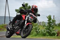 Bajaj Dominar 250 Front Right Three Quarter