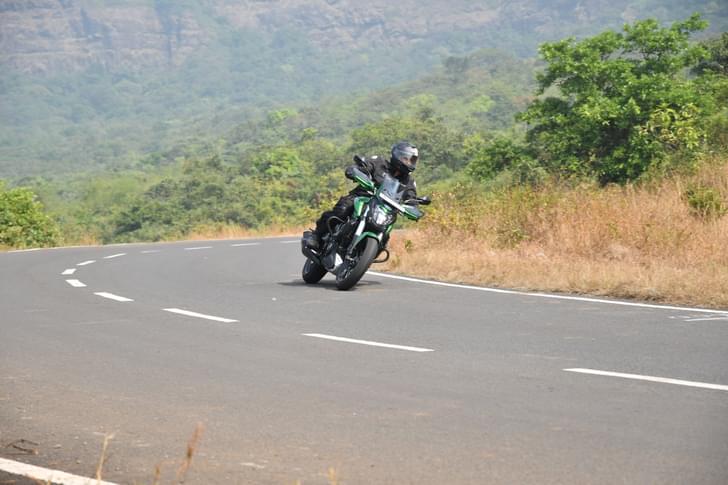 Bajaj Dominar 400 Front Left Three Quarter