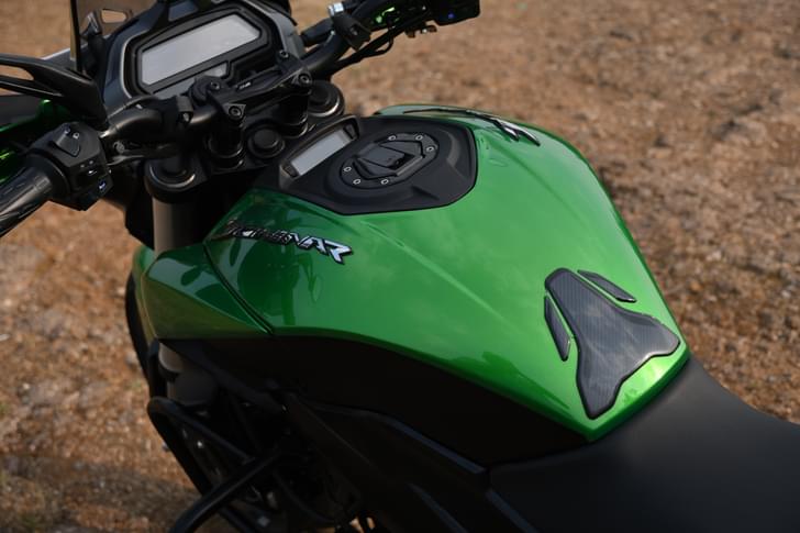 Bajaj Dominar 400 Color Green