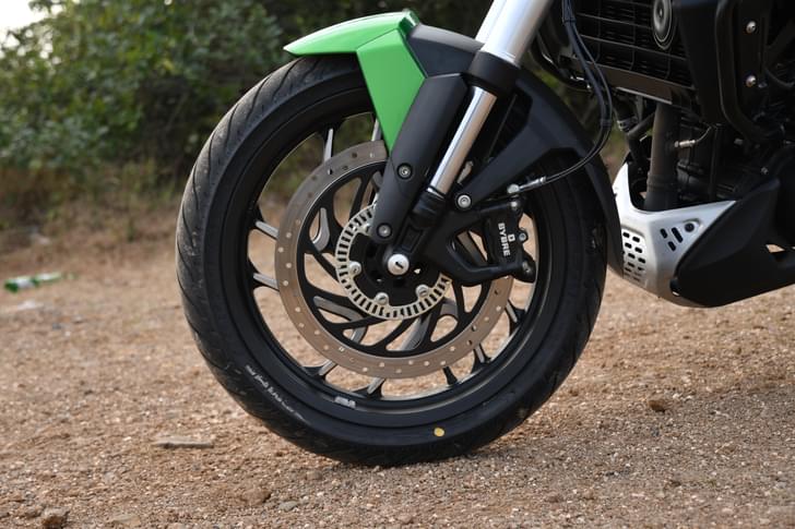 Bajaj Dominar 400 Color Black