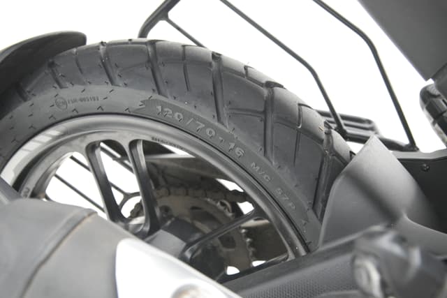 Rear Wheels Image - 22575
