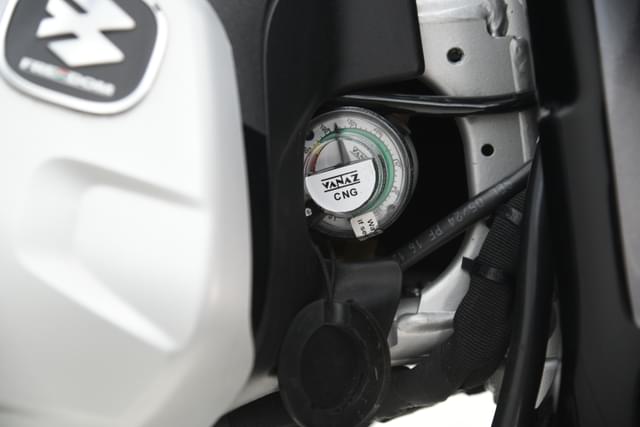 Open Fuel Lid Image - 22601