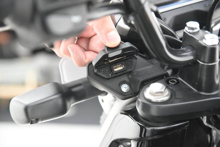 Bajaj Freedom 125 Color Black