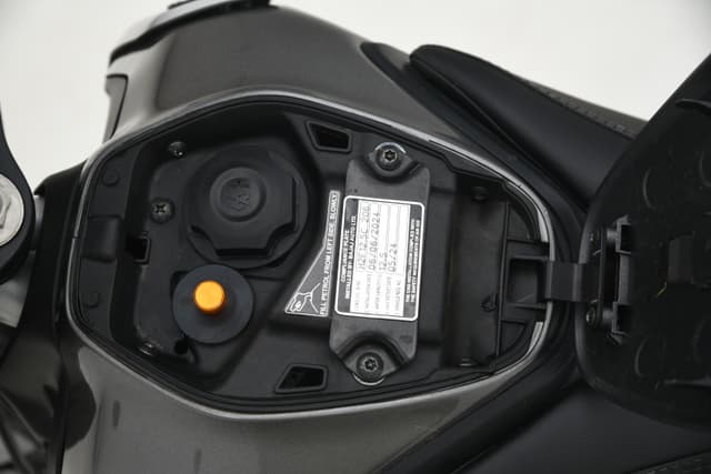 Closed Fuel Lid Image - 22648