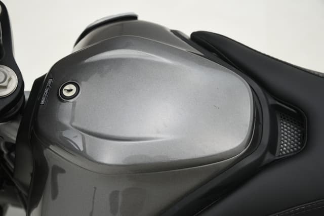 Closed Fuel Lid Image - 22652