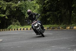 Bajaj Freedom 125 Front Left Three Quarter