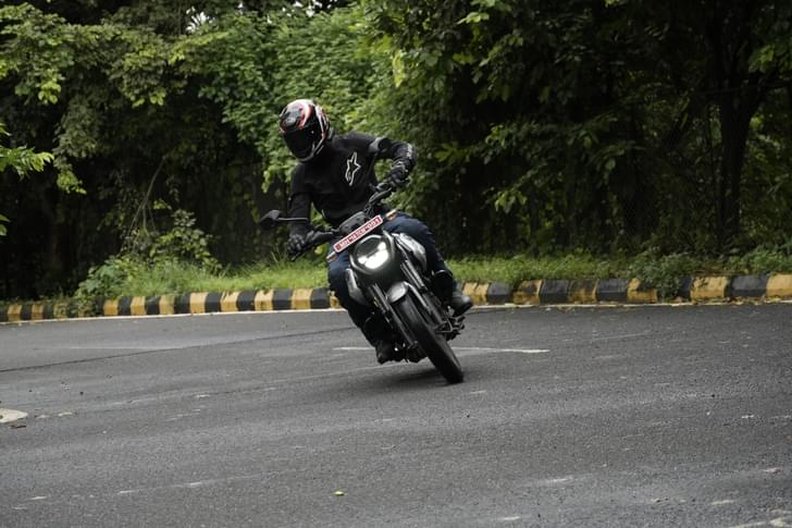 Bajaj Freedom 125 Front Left Three Quarter