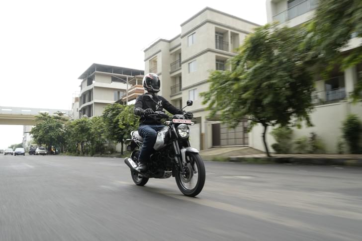 Bajaj Freedom 125 Front Left Three Quarter