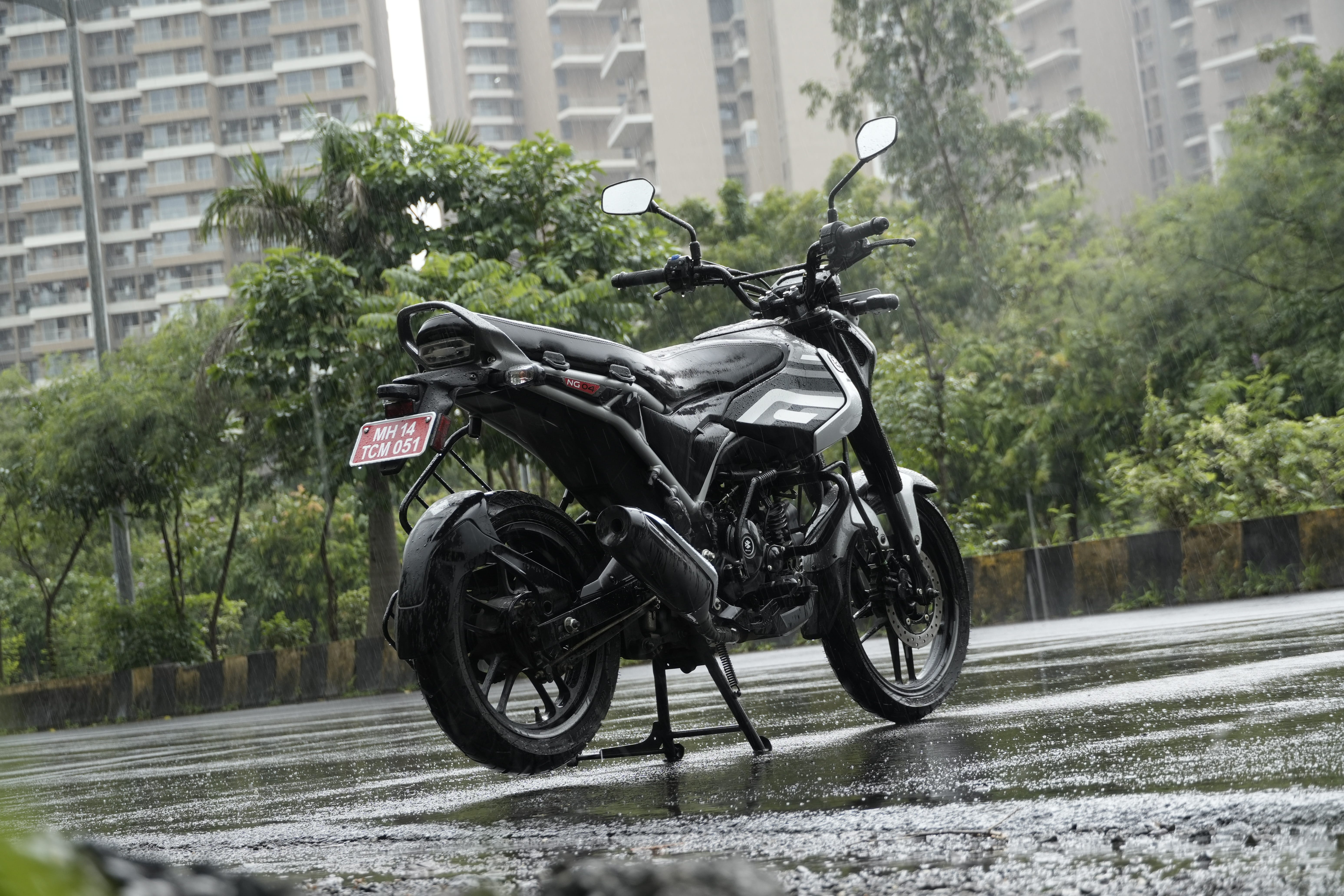 Bajaj Yamaha Bikes Below Lakh Bajaj Freedom 125 On Road Price In