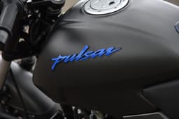 Bajaj Pulsar 125 Closed Fuel Lid