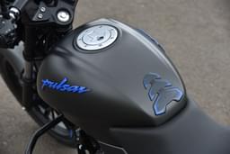 Bajaj Pulsar 125 Closed Fuel Lid