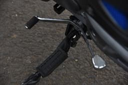 Bajaj Pulsar 125 Color Black, Silver