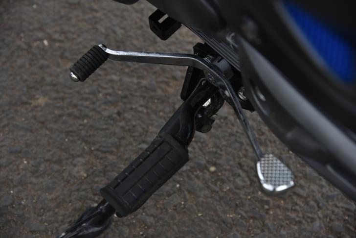 Bajaj Pulsar 125 Color Black, Silver