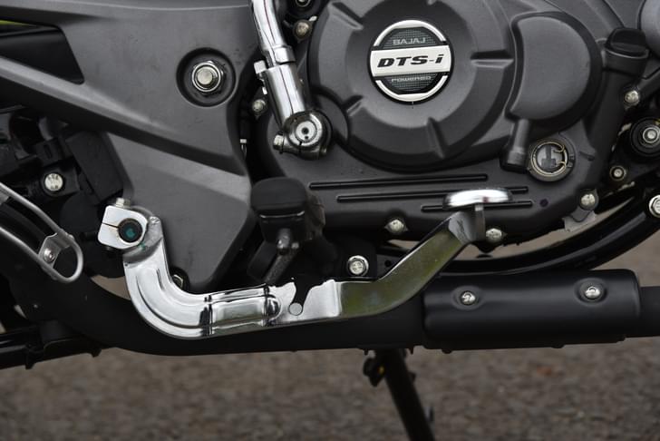 Bajaj Pulsar 125 Color Black, Silver