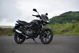Bajaj Pulsar 125 Front Left Three Quarter