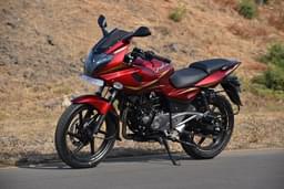 Bajaj Pulsar 220f Front Left Three Quarter