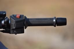 Bajaj Pulsar 220f Color Black