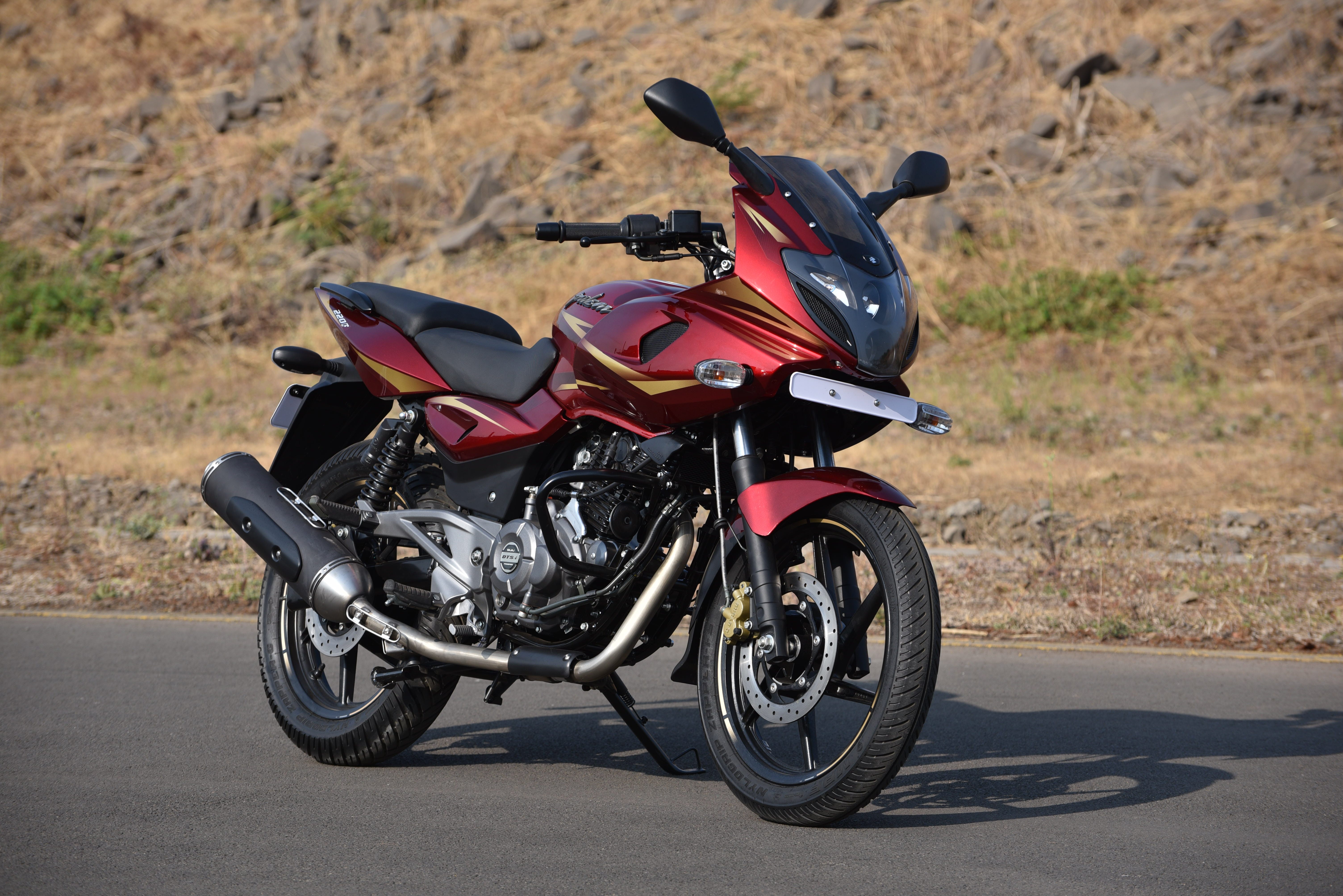 Bajaj Pulsar 220F On Road Price in Howrah Starts at lakh