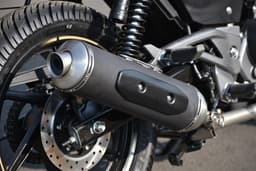 Bajaj Pulsar 220f Color Black, Silver