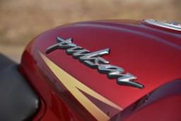 Bajaj Pulsar 220f Color Red