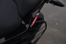 Bajaj Pulsar N160 Color Black