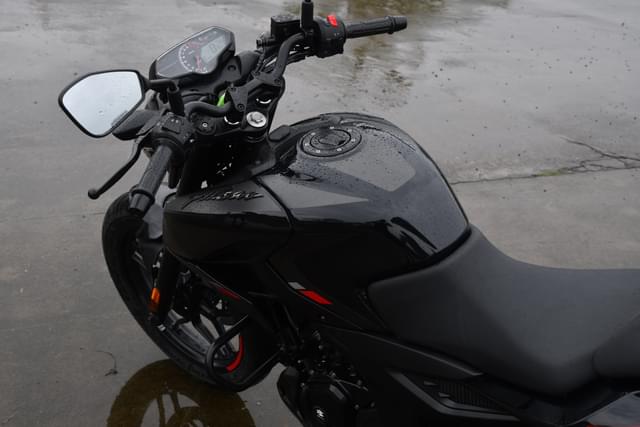 Closed Fuel Lid Image - 22698