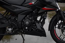 Bajaj Pulsar N160 Front Left Three Quarter