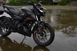 Bajaj Pulsar N160 Front Left Three Quarter