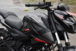 Bajaj Pulsar N160 Front Left Three Quarter