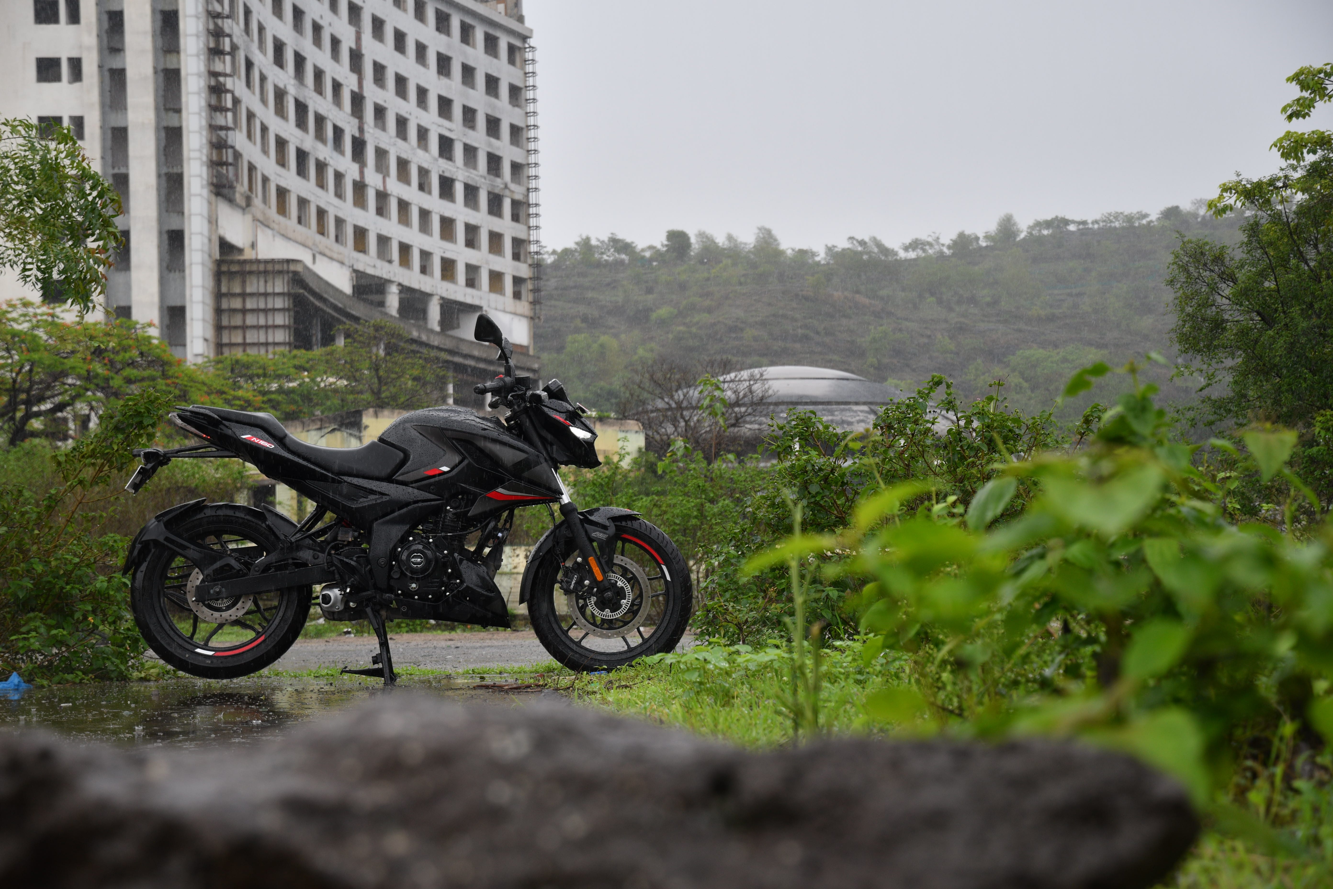 Bajaj Pulsar N160