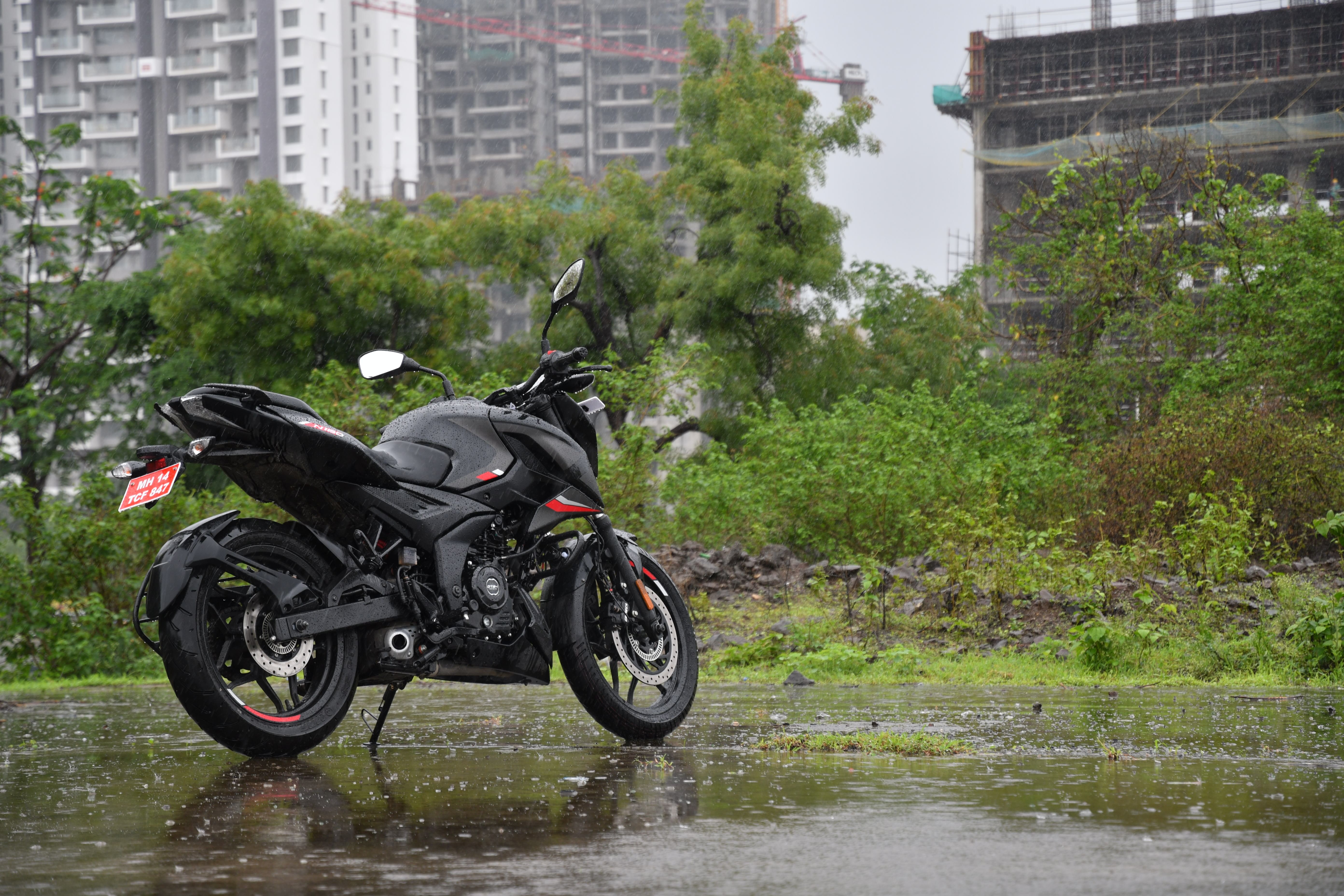 Bajaj Pulsar N160