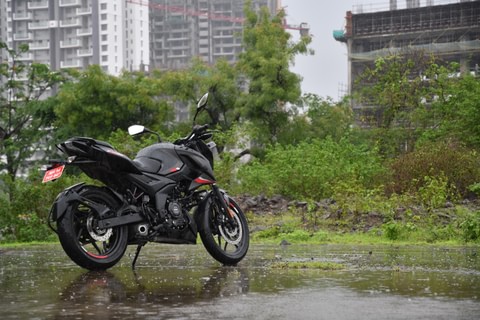  Bajaj Pulsar N160