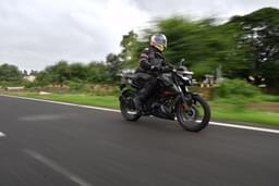 Bajaj Pulsar N160 Front Left Three Quarter