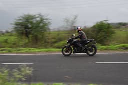 Bajaj Pulsar N160 Front Right Three Quarter