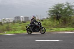 Bajaj Pulsar N160 Color Black, Red