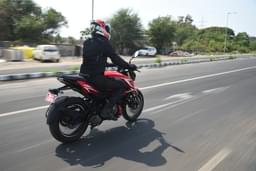 Bajaj Pulsar N250 Color Red