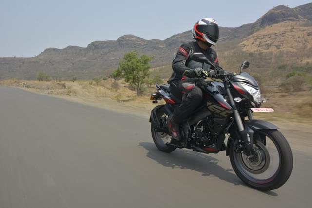 Front Right Three Quarter Image - 22865