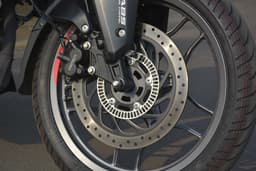Bajaj Pulsar Ns200 Color Black, Silver